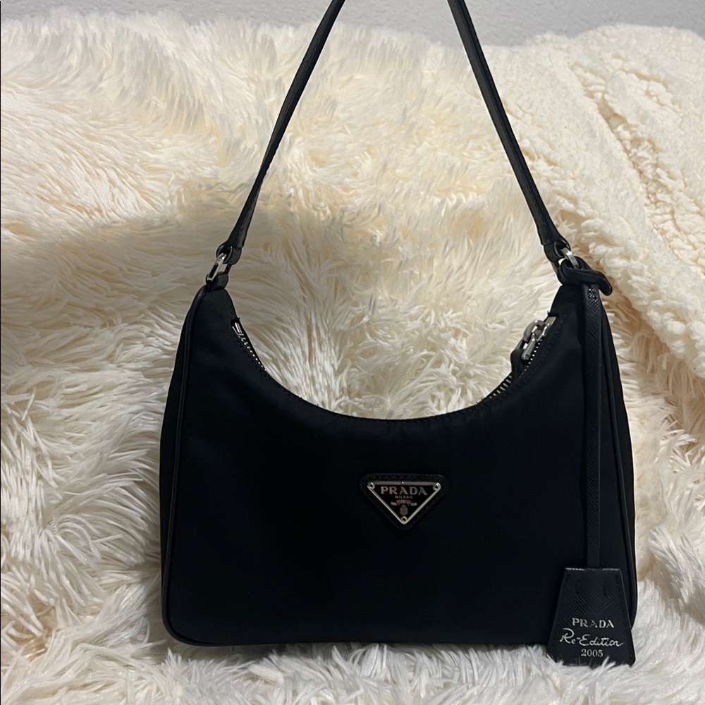 Authentic Prada Black nylon re-edition 2005 Shoulder Bag
